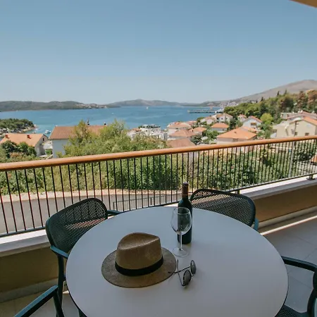 Oleander Urban Suites, High-speed Internet, At 250, Pet Friendly * Trogir