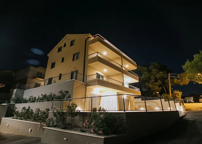 Oleander Urban Suites, High-speed Internet, At 250, Pet Friendly Apartmán Trogir