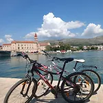 Oleander Urban Suites, High-speed Internet, At 250, Pet Friendly Trogir