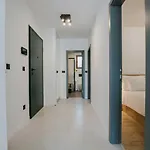 Apartment Oleander Urban Suites, High-speed Internet, At 250, Pet Friendly Trogir