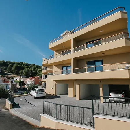 Apartment Oleander Urban Suites, High-speed Internet, At 250, Pet Friendly *