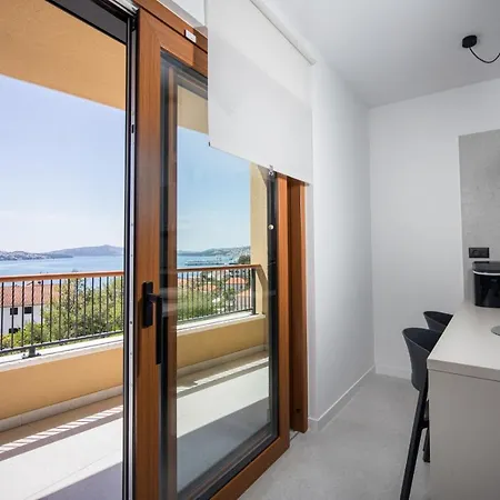 Oleander Urban Suites, High-speed Internet, At 250, Pet Friendly * Trogir