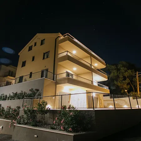 Oleander Urban Suites, High-speed Internet, At 250, Pet Friendly Апартаменты Трогир