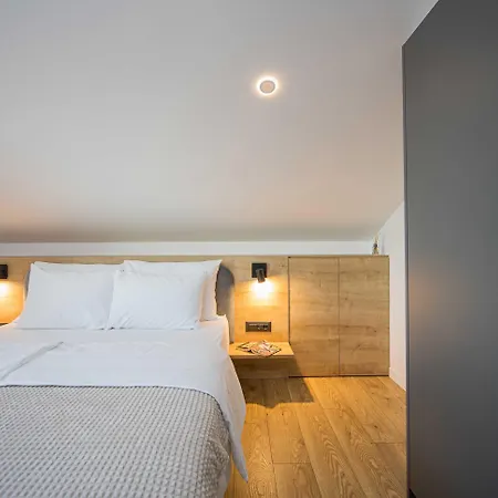 Oleander Urban Suites, High-speed Internet, At 250, Pet Friendly Трогир