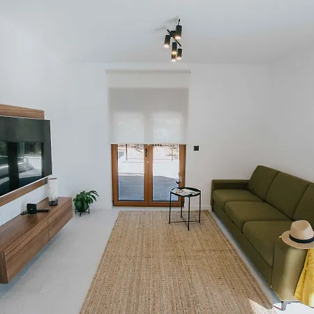Oleander Urban Suites, High-speed Internet, At 250, Pet Friendly * Τρογκίρ