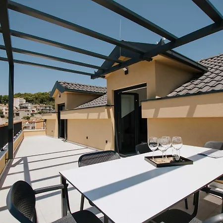 Apartman Oleander Urban Suites, High-speed Internet, At 250, Pet Friendly Trogir