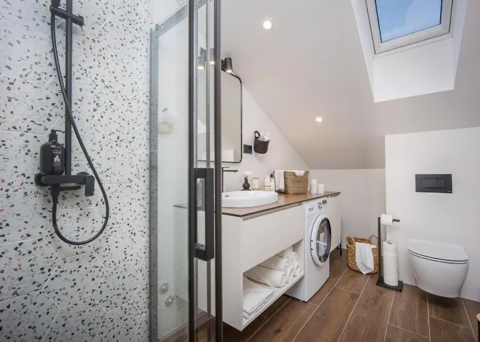 Oleander Urban Suites, High-speed Internet, At 250, Pet Friendly Апартаменти *