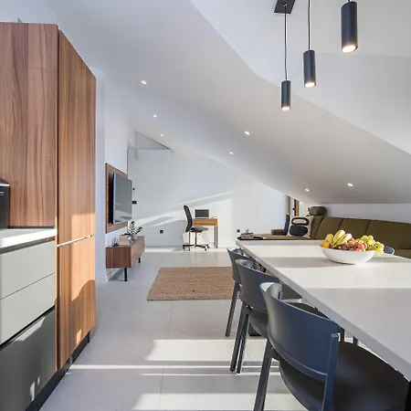 Oleander Urban Suites, High-speed Internet, At 250, Pet Friendly Lägenhet Trogir